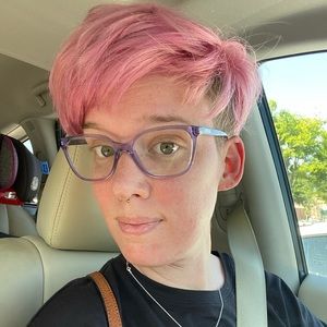 Meet your Posher, Ashley